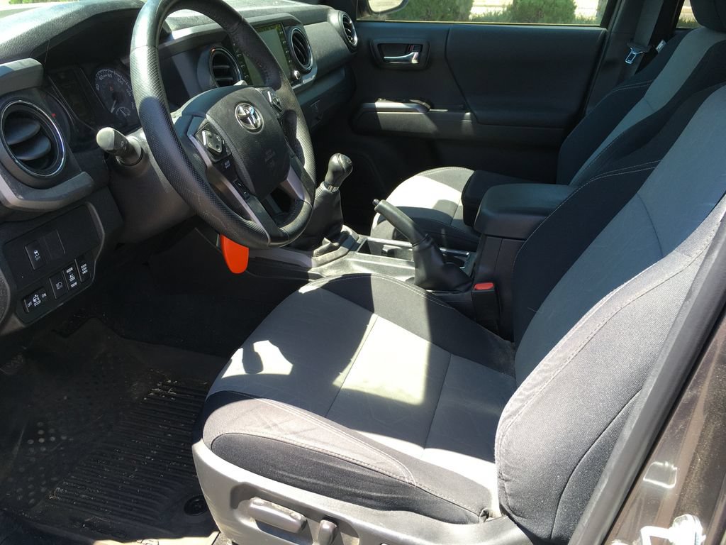Used 2022 Toyota Tacoma TRD Off-Road w/ Black Out Package (TMS) AWD/4WD image 4