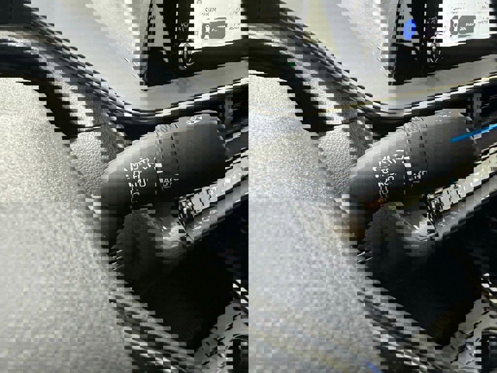 Used 2025 Toyota Prius XLE image 22