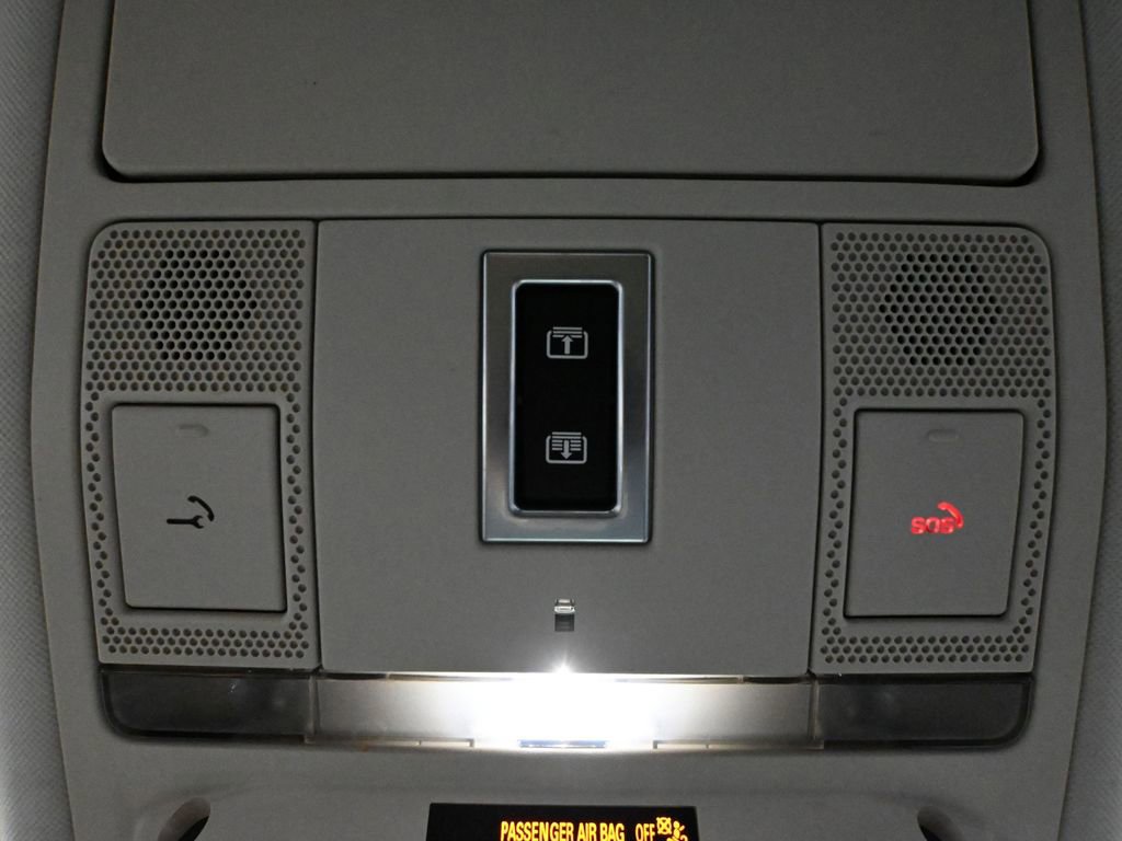 Used 2020 Jaguar E-PACE SE image 37