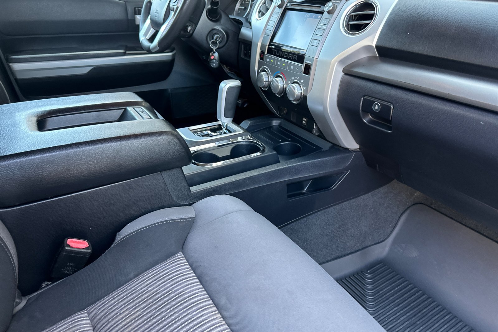 Used 2016 Toyota Tundra SR5 w/ SR5 Upgrade Package RWD image 18