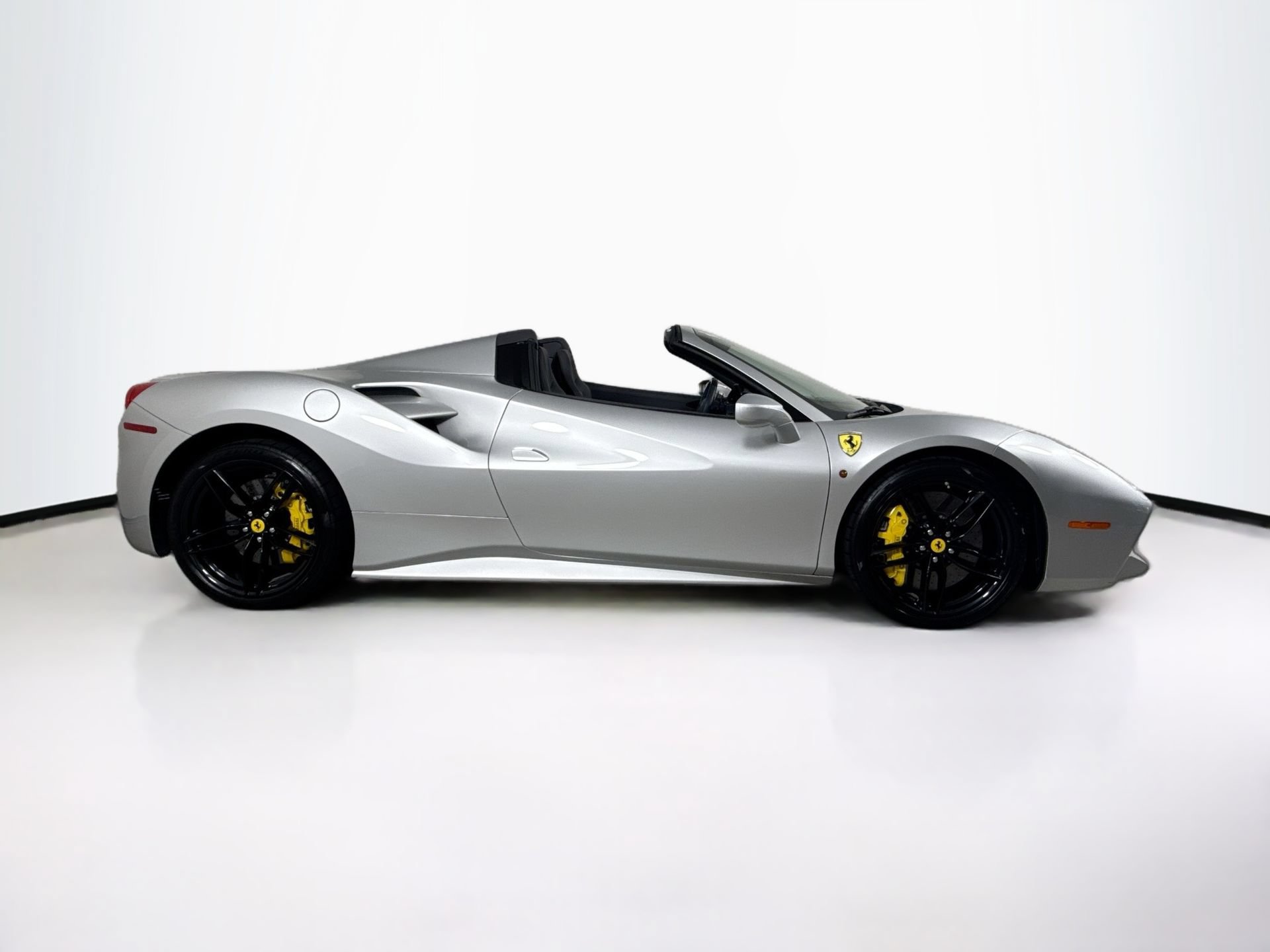Certified 2018 Ferrari 488 Spider RWD image 8