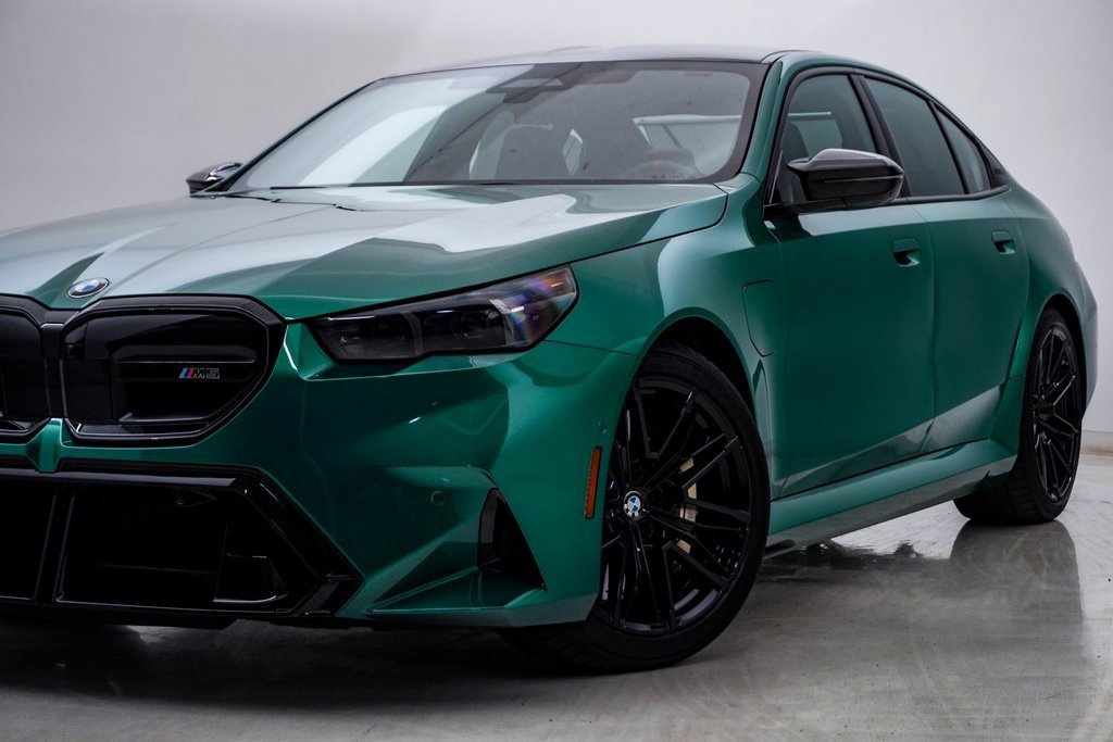 Used 2025 BMW M5 w/ Carbon Package image 2