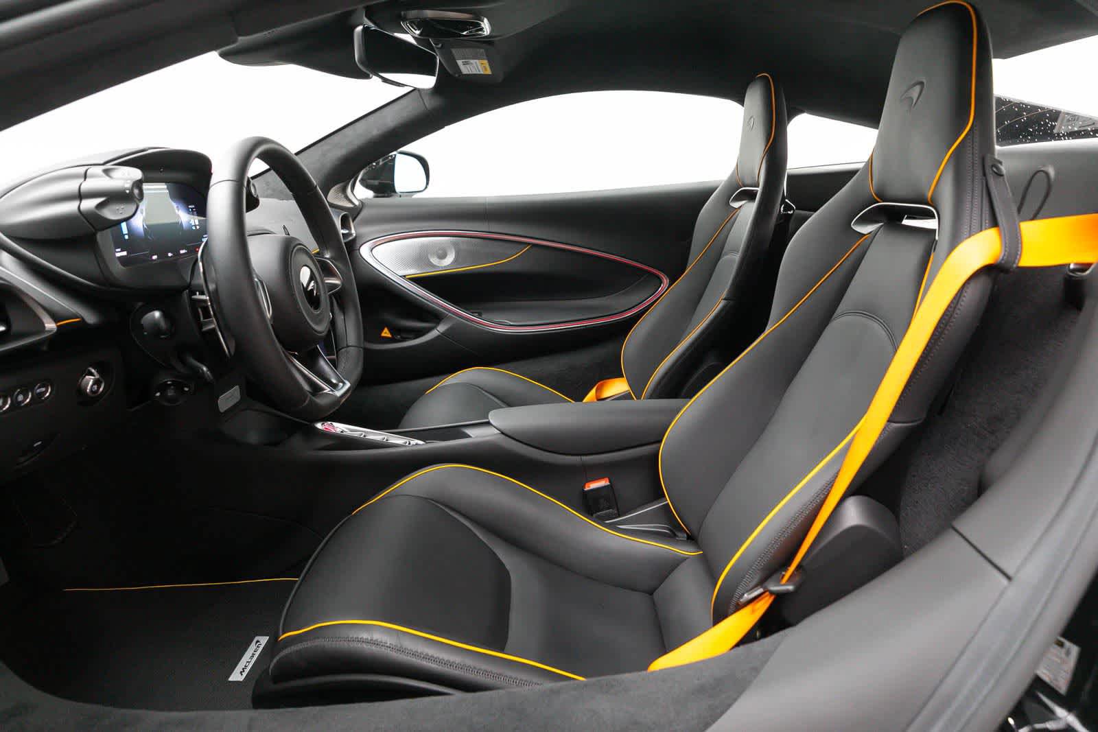 Used 2023 McLaren Artura RWD image 9