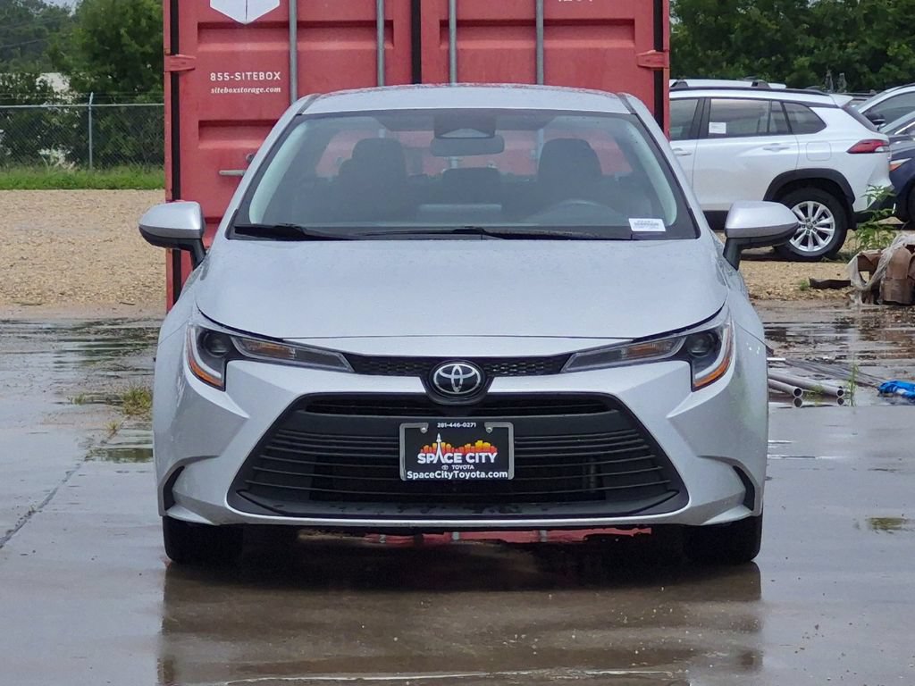 Used 2025 Toyota Corolla LE FWD image 9