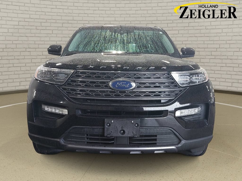 Used 2022 Ford Explorer XLT w/ Equipment Group 202A AWD/4WD image 2