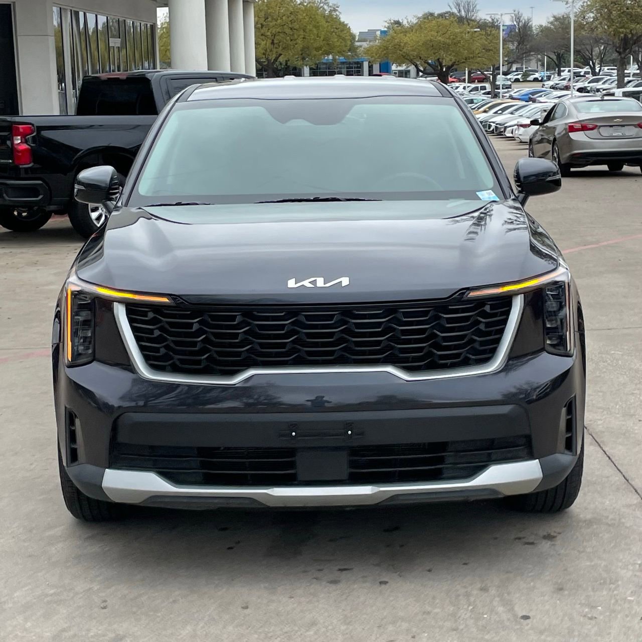 Used 2025 Kia Sorento LX image 6