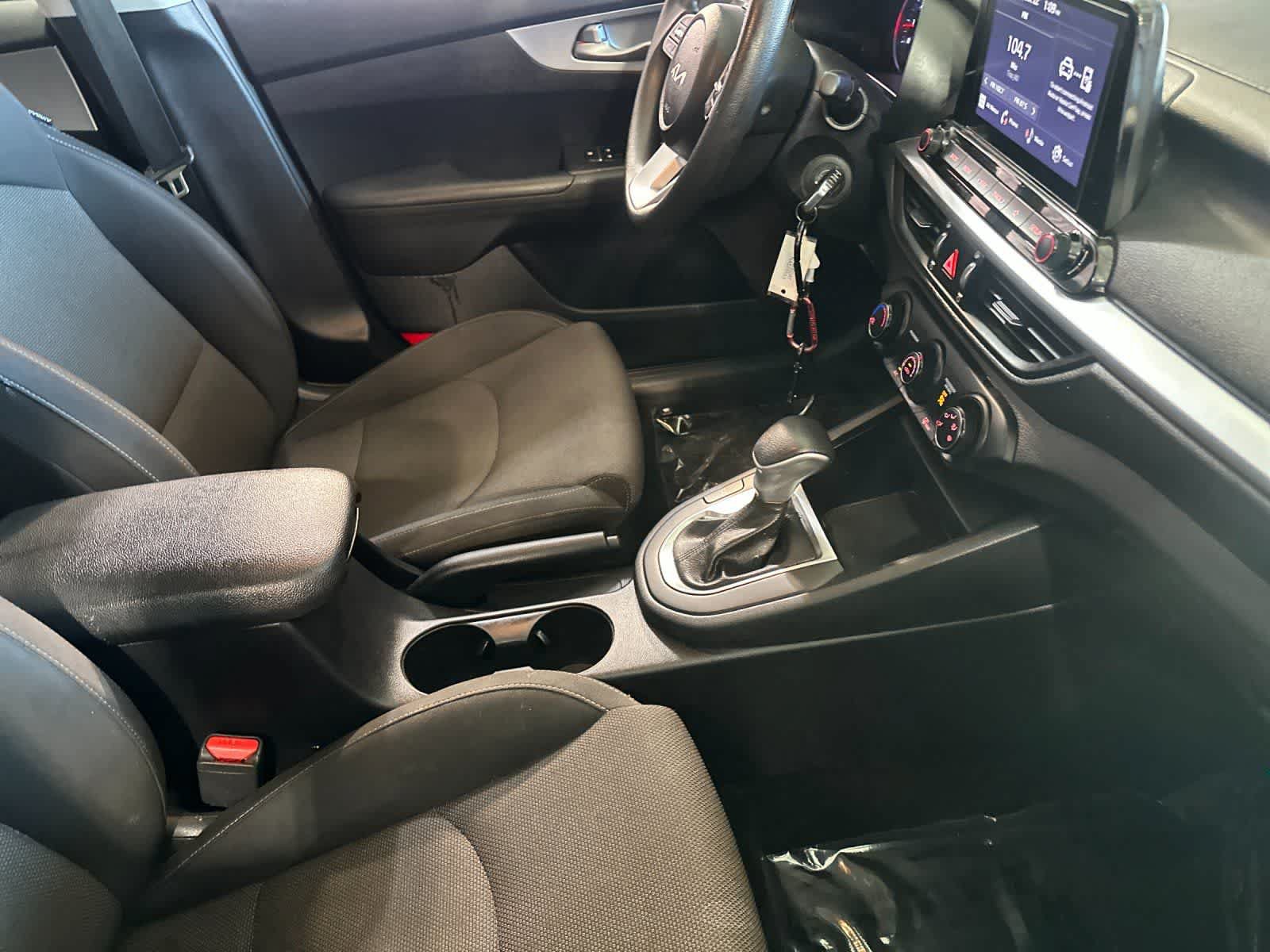 Used 2022 Kia Forte LXS w/ LXS Technology Package FWD image 16