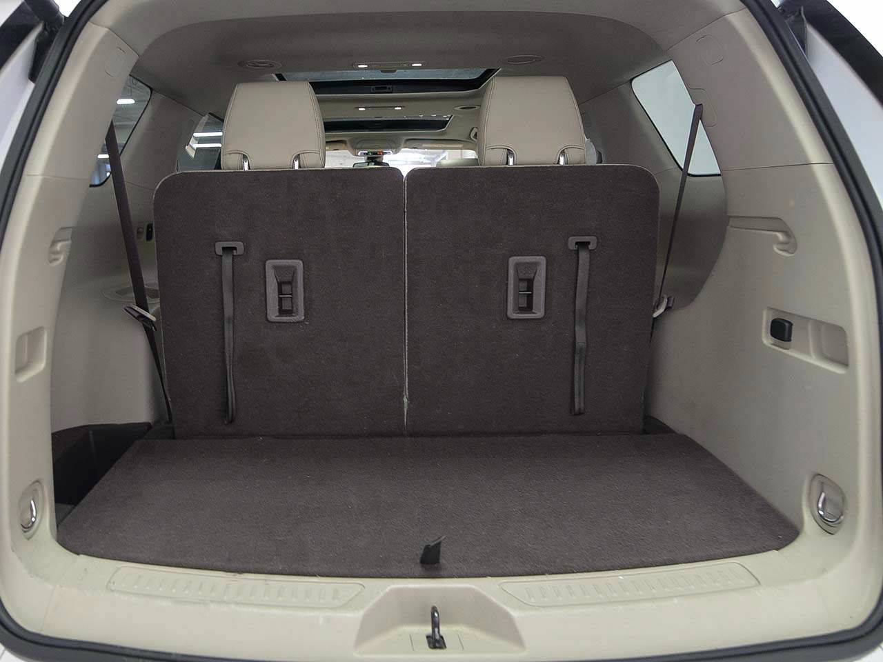 Used 2018 GMC Acadia Denali w/ Technology Package FWD image 14