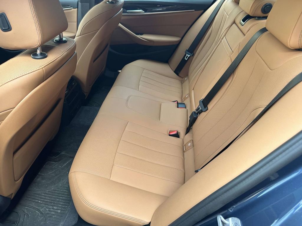 Used 2023 BMW 540i xDrive w/ M Sport Package AWD/4WD image 13