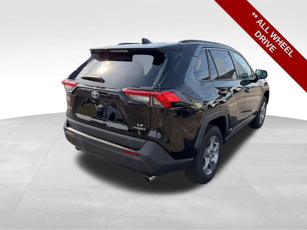 Used 2022 Toyota RAV4 LE AWD/4WD image 6