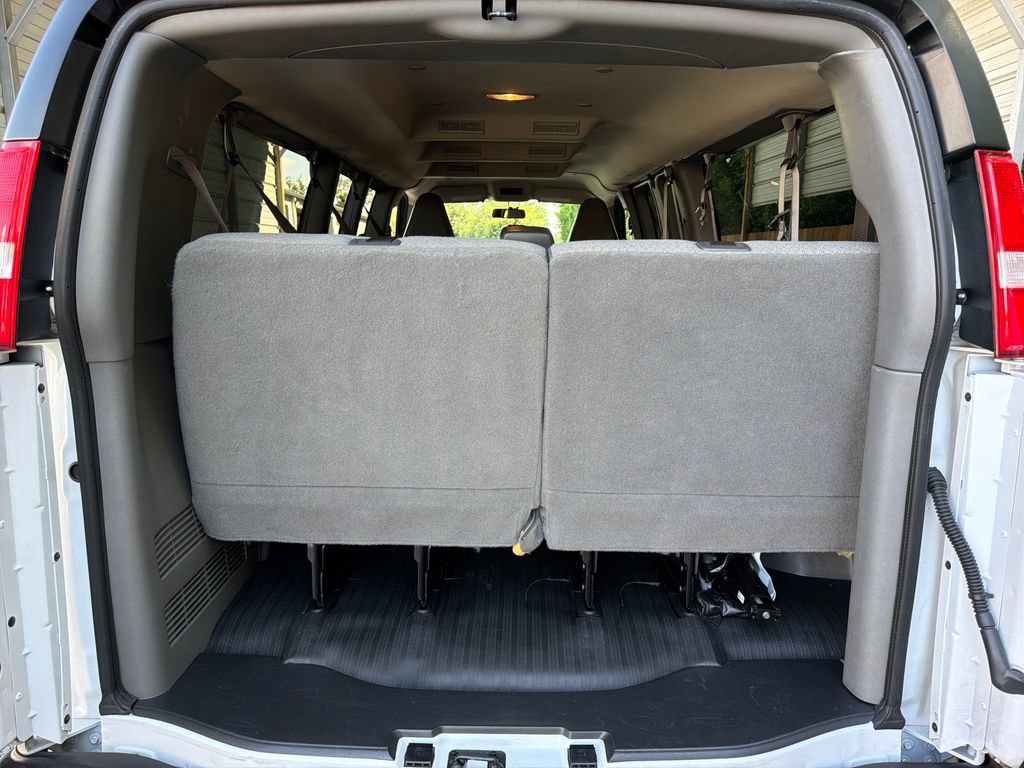 Used 2025 Chevrolet Express 3500 LS RWD image 31