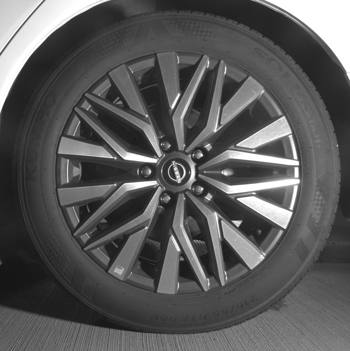 Used 2025 Nissan Altima 2.5 SV FWD image 14