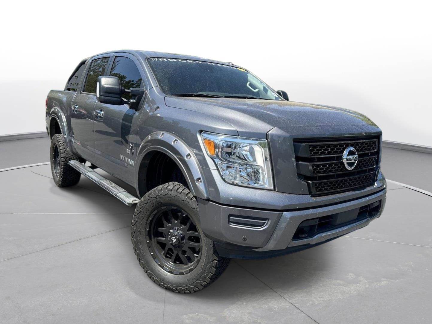Used 2021 Nissan Titan SV w/ SV Convenience Package AWD/4WD image 4