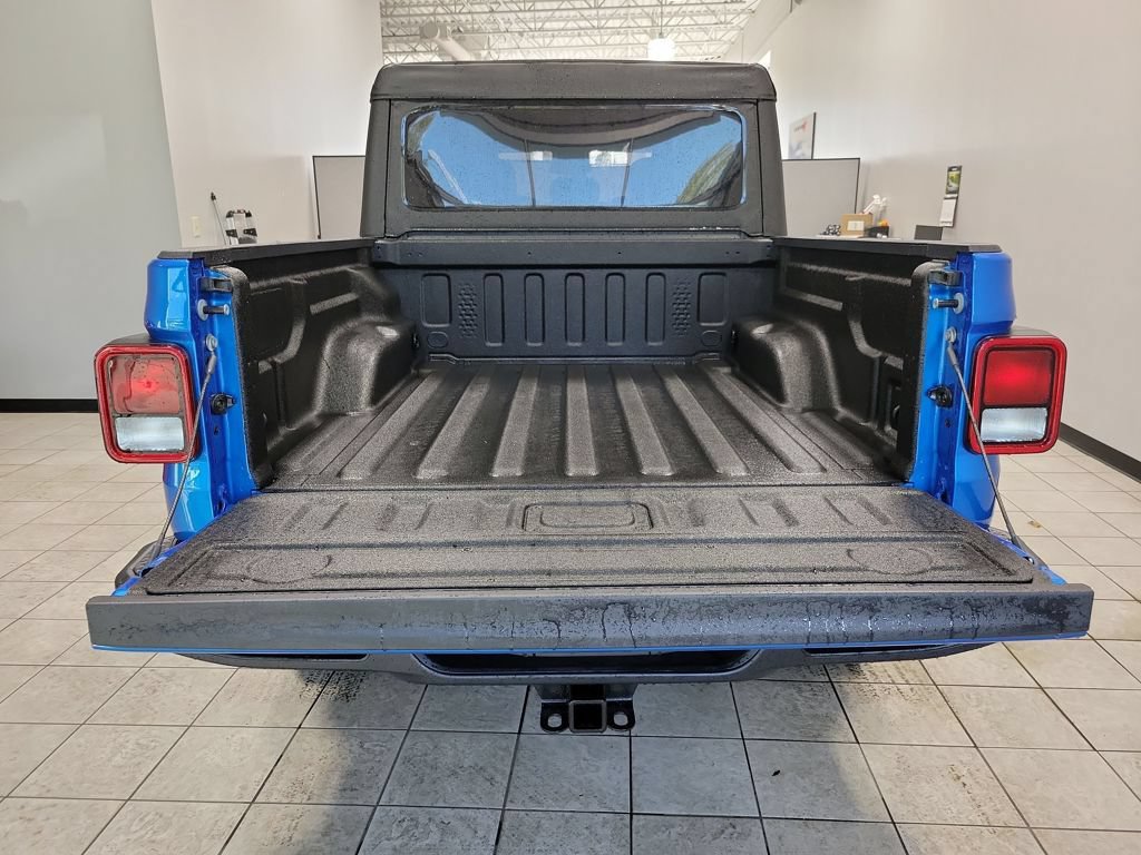 New 2025 Jeep Gladiator Sport AWD/4WD image 8