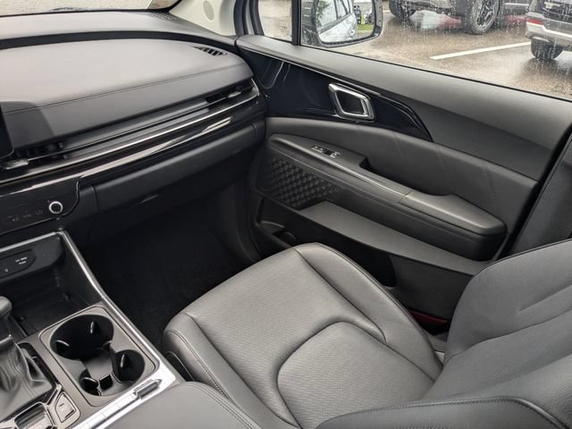 Certified 2025 Kia Carnival SX Prestige FWD image 23