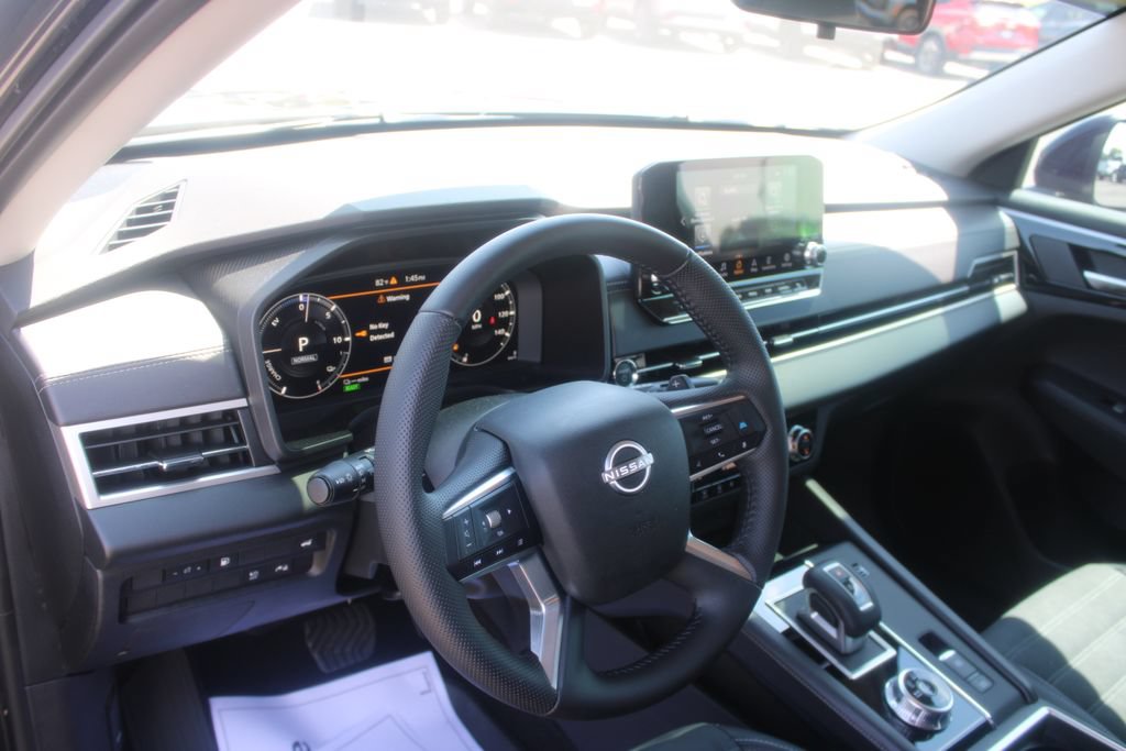 Used 2026 Nissan Rogue SL AWD/4WD image 24