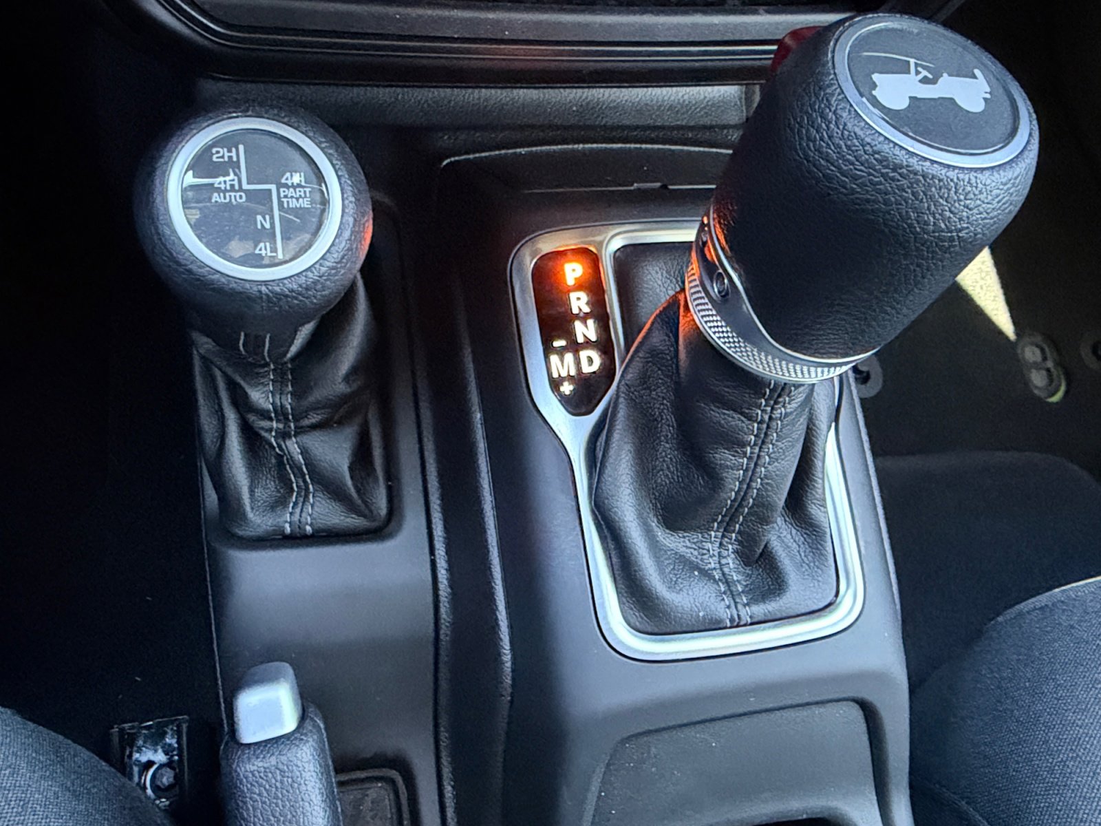 Used 2025 Jeep Wrangler Sport S image 29