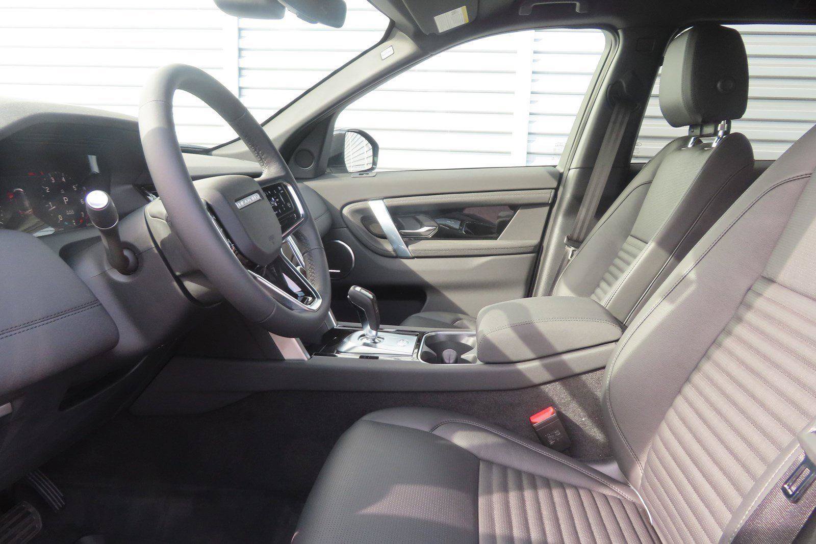 Certified 2023 Land Rover Discovery Sport SE AWD/4WD image 16