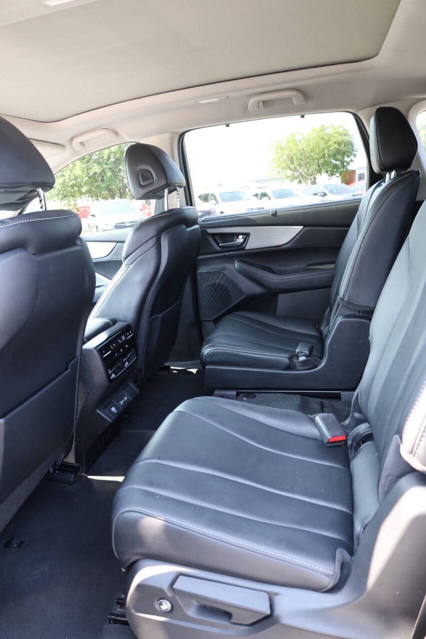 Used 2024 Acura MDX w/ Technology Package FWD image 17