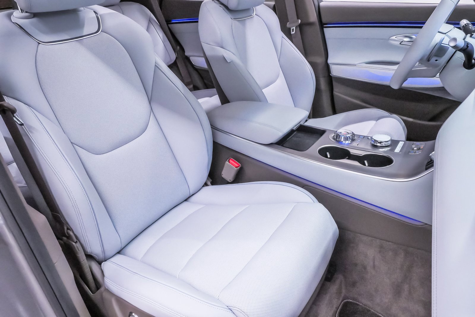 Certified 2026 Genesis GV70 2.5T Advanced image 15