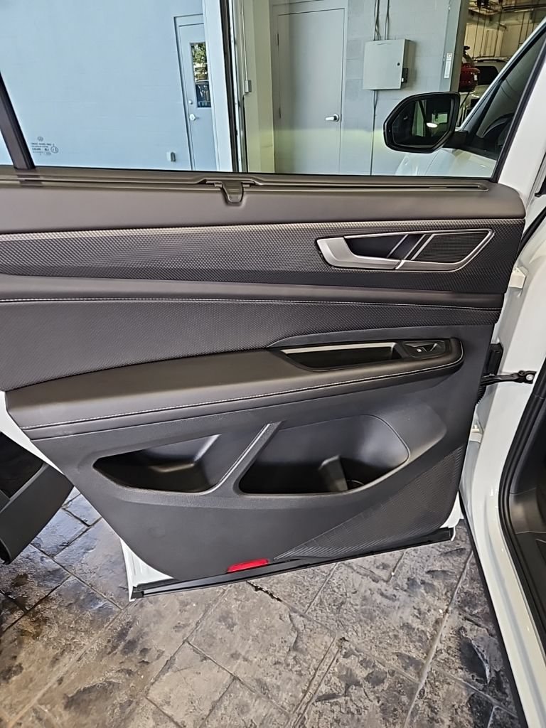 New 2026 Volkswagen Atlas Cross Sport SEL R-Line AWD/4WD image 21