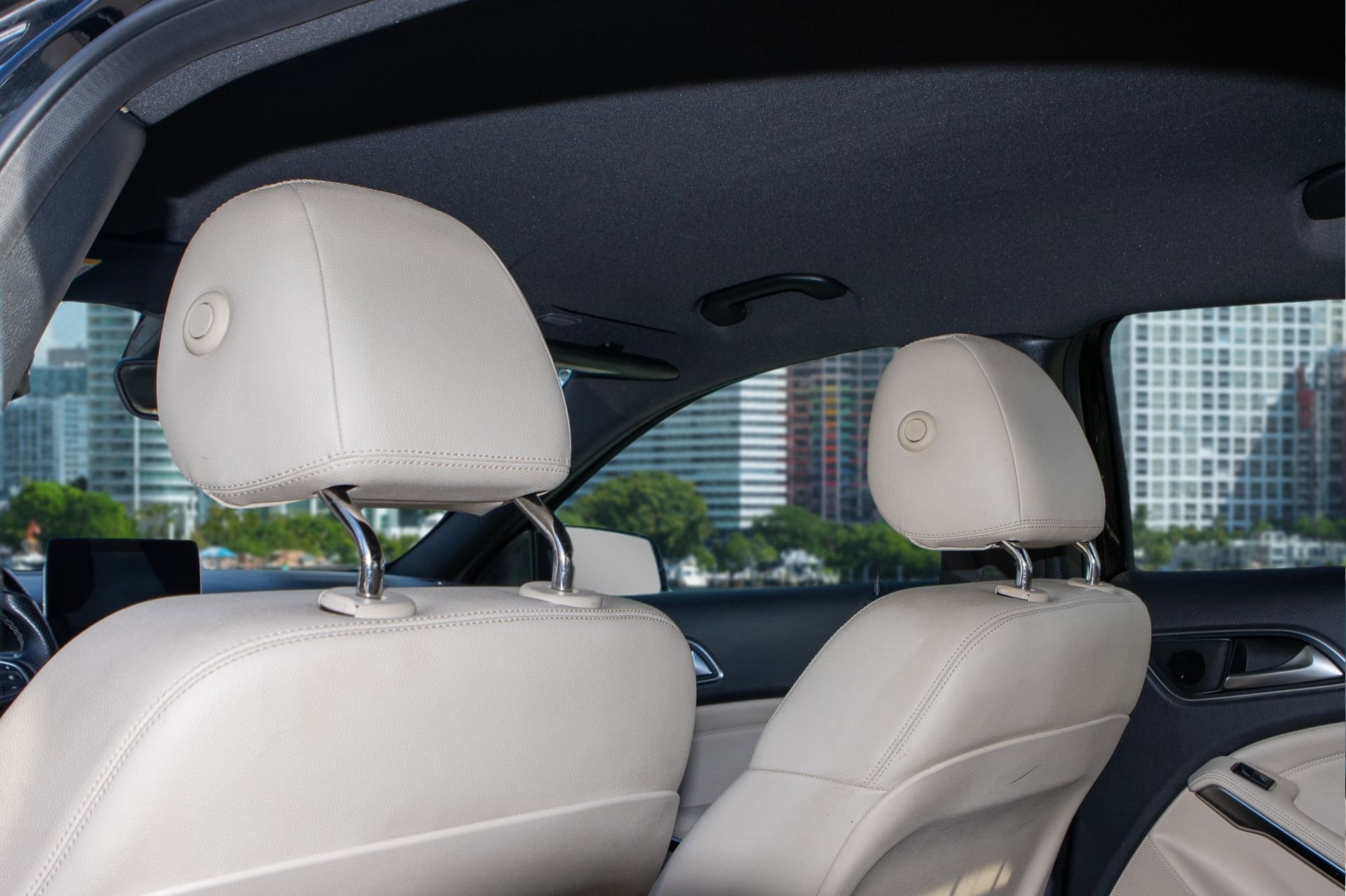 Used 2020 Mercedes-Benz GLA 250 w/ Multimedia Package image 18