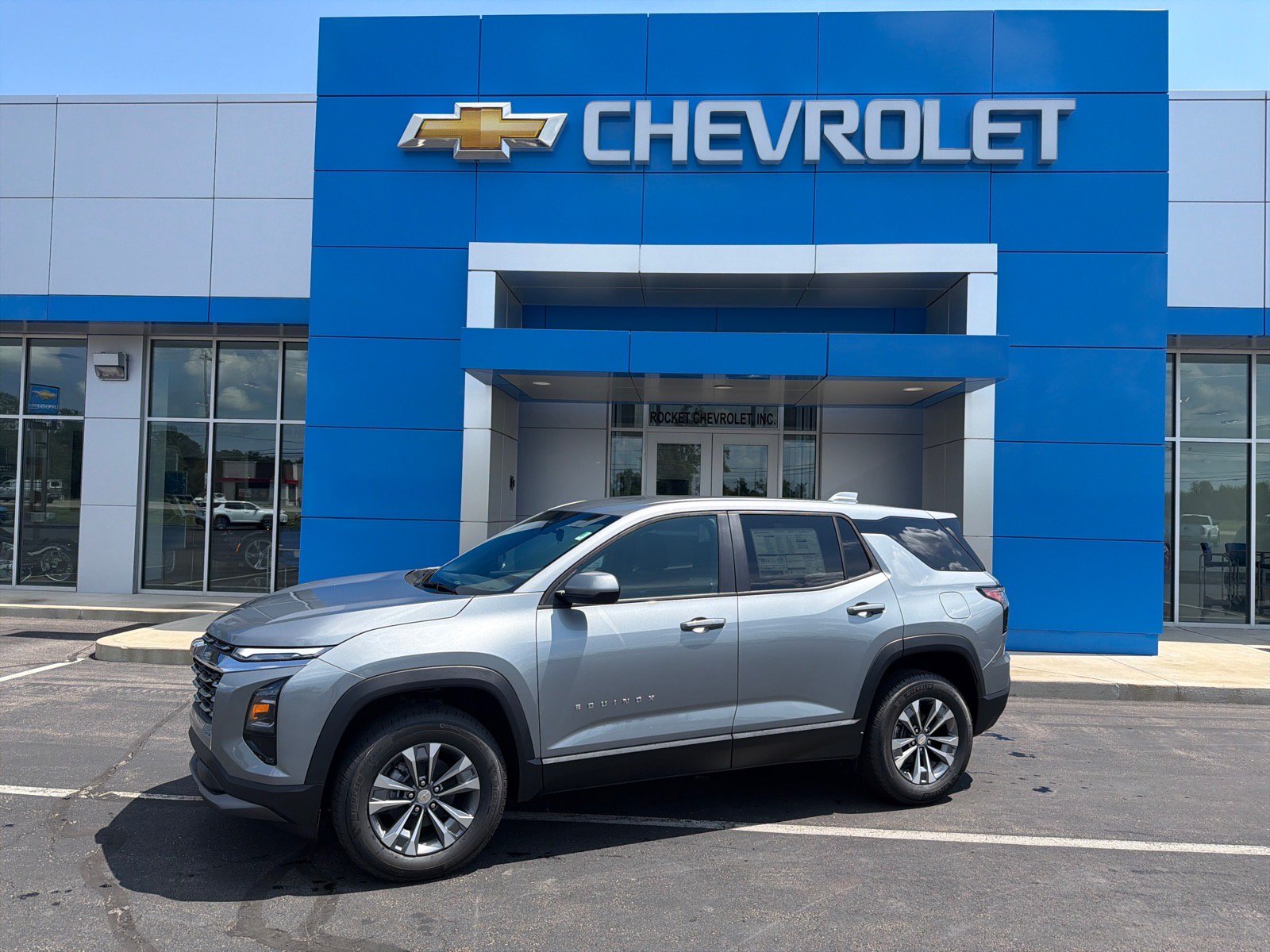 New 2027 Chevrolet Equinox LT AWD/4WD image 1