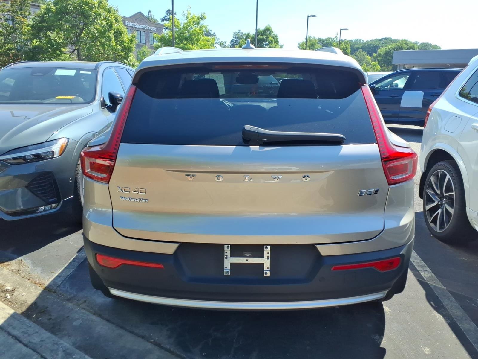 Used 2024 Volvo XC40 B5 Plus w/ Protection Package Premier AWD/4WD image 7