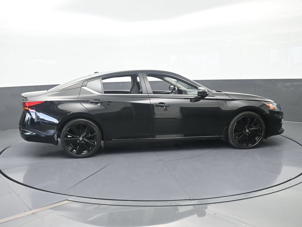 Used 2022 Nissan Altima 2.5 SR w/ Midnight Edition Package FWD image 7