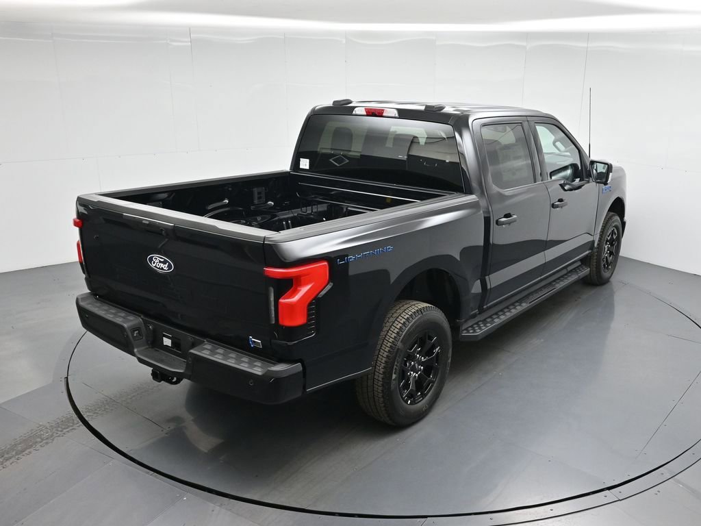 New 2025 Ford F150 Lightning XLT image 40