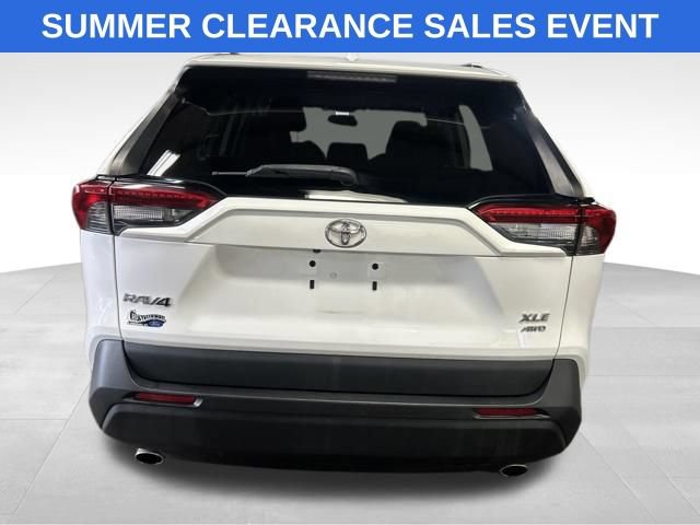 Used 2019 Toyota RAV4 XLE w/ Convenience Package AWD/4WD image 4