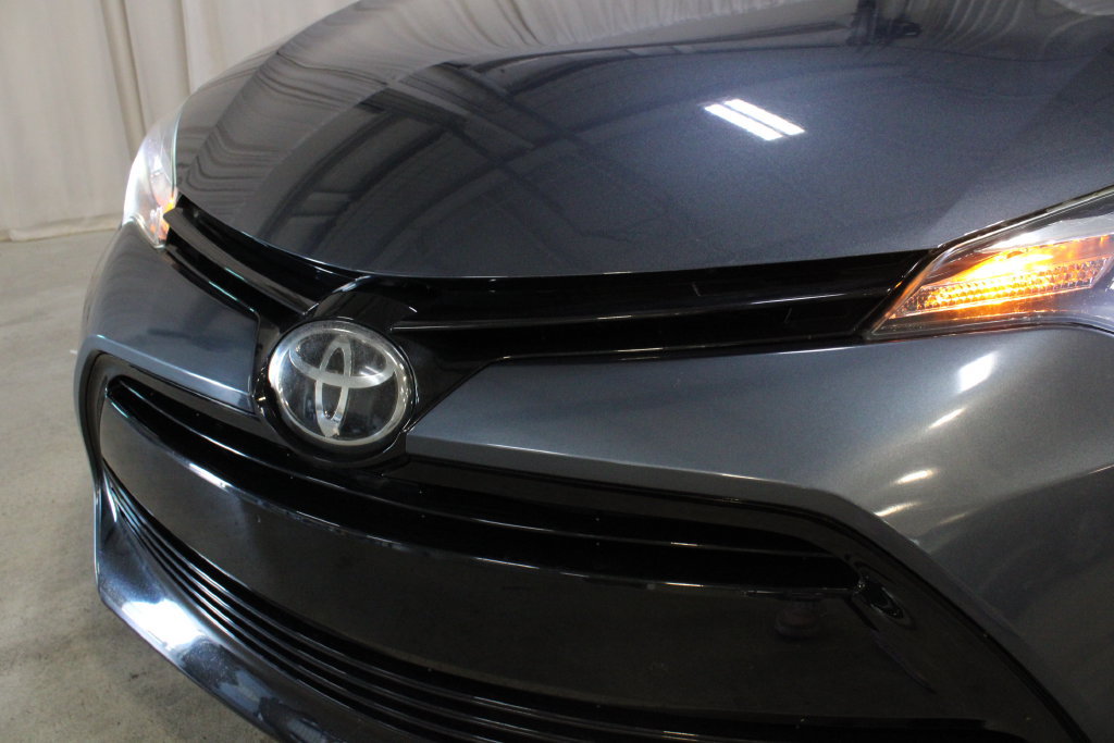 Used 2018 Toyota Corolla LE FWD image 32