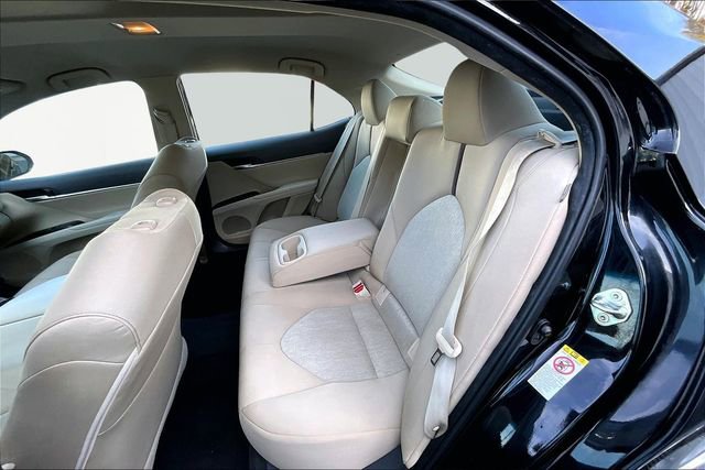 Used 2018 Toyota Camry LE image 16