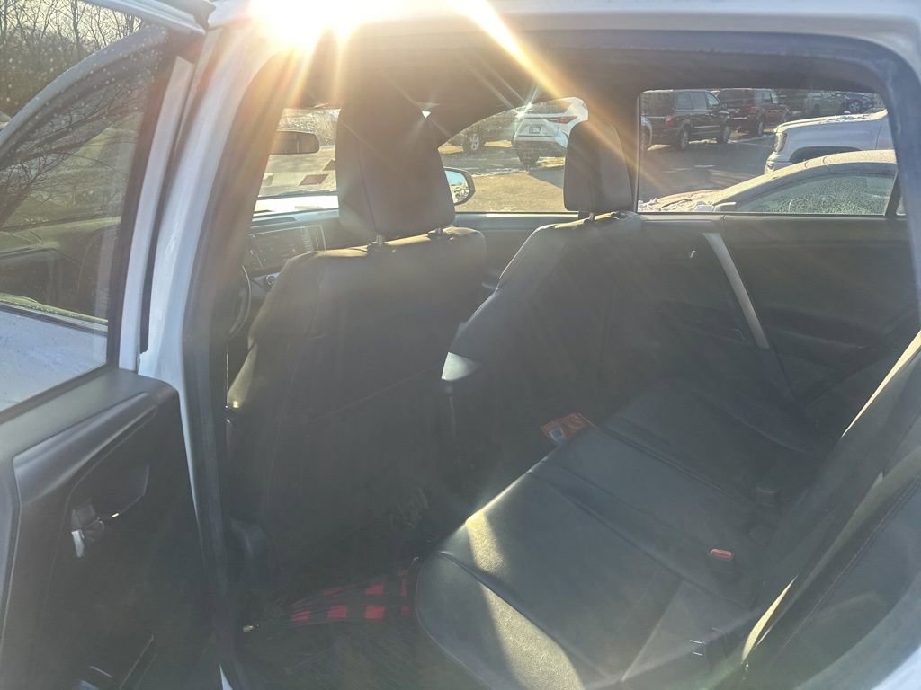 Used 2016 Toyota RAV4 SE image 22