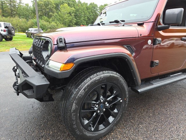 Used 2024 Jeep Wrangler Unlimited Sahara w/ Technology Group AWD/4WD image 35