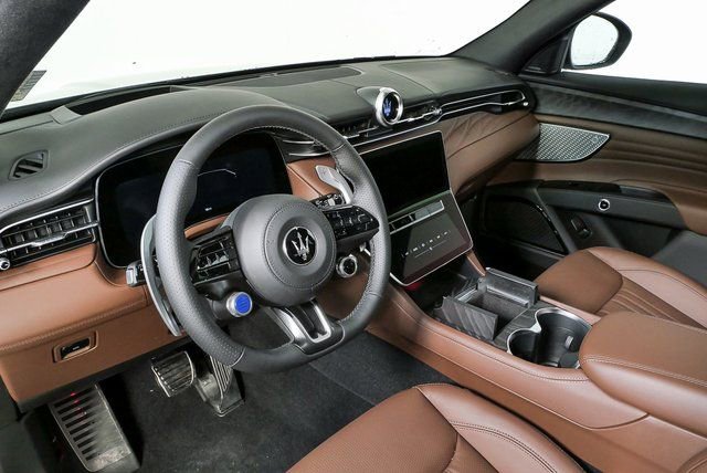 New 2026 Maserati Grecale Modena image 3