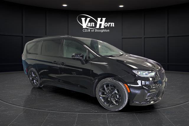 New 2026 Chrysler Pacifica Select w/ S Appearance Package image 1
