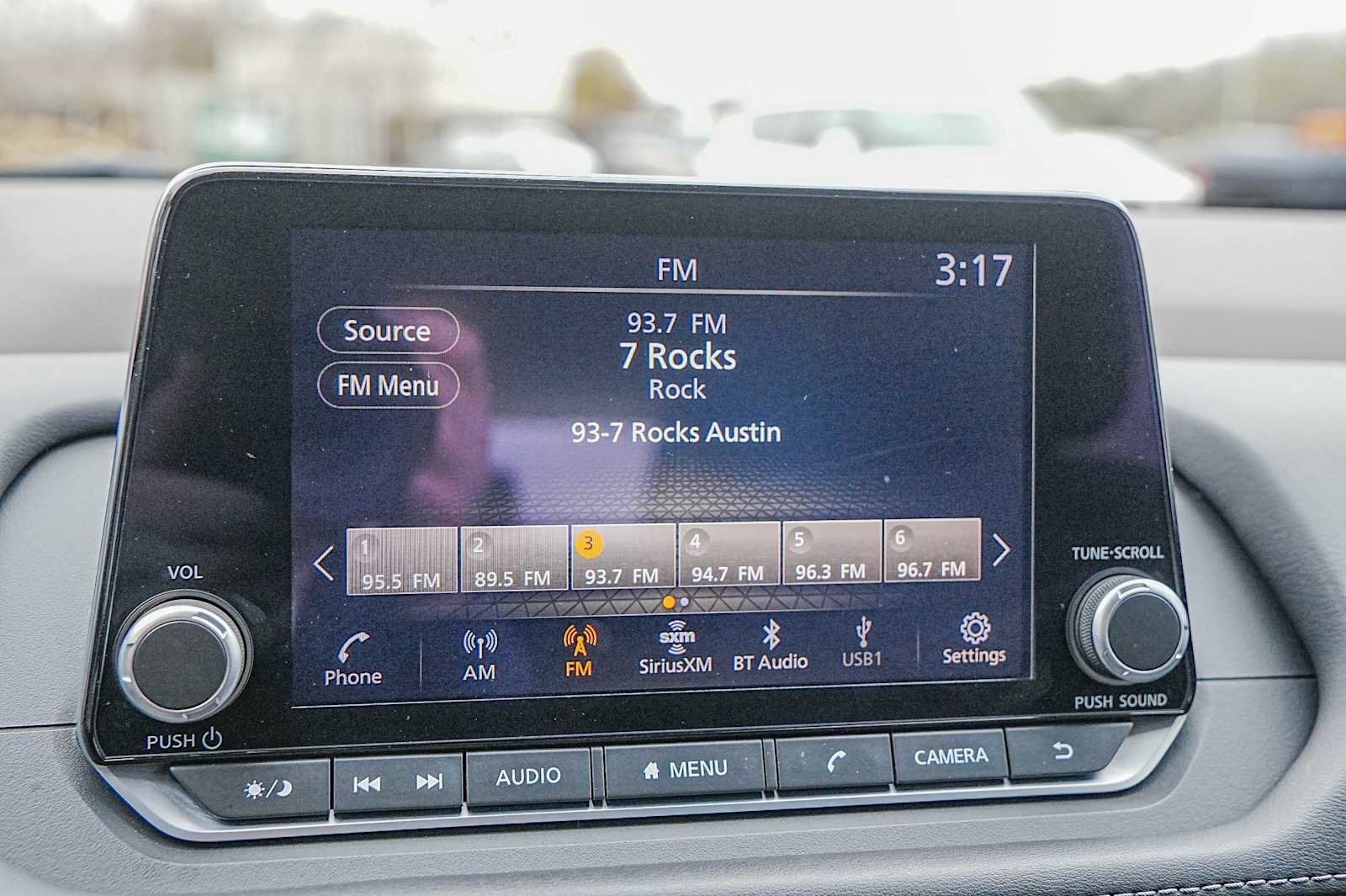 Used 2023 Nissan Rogue SV image 18