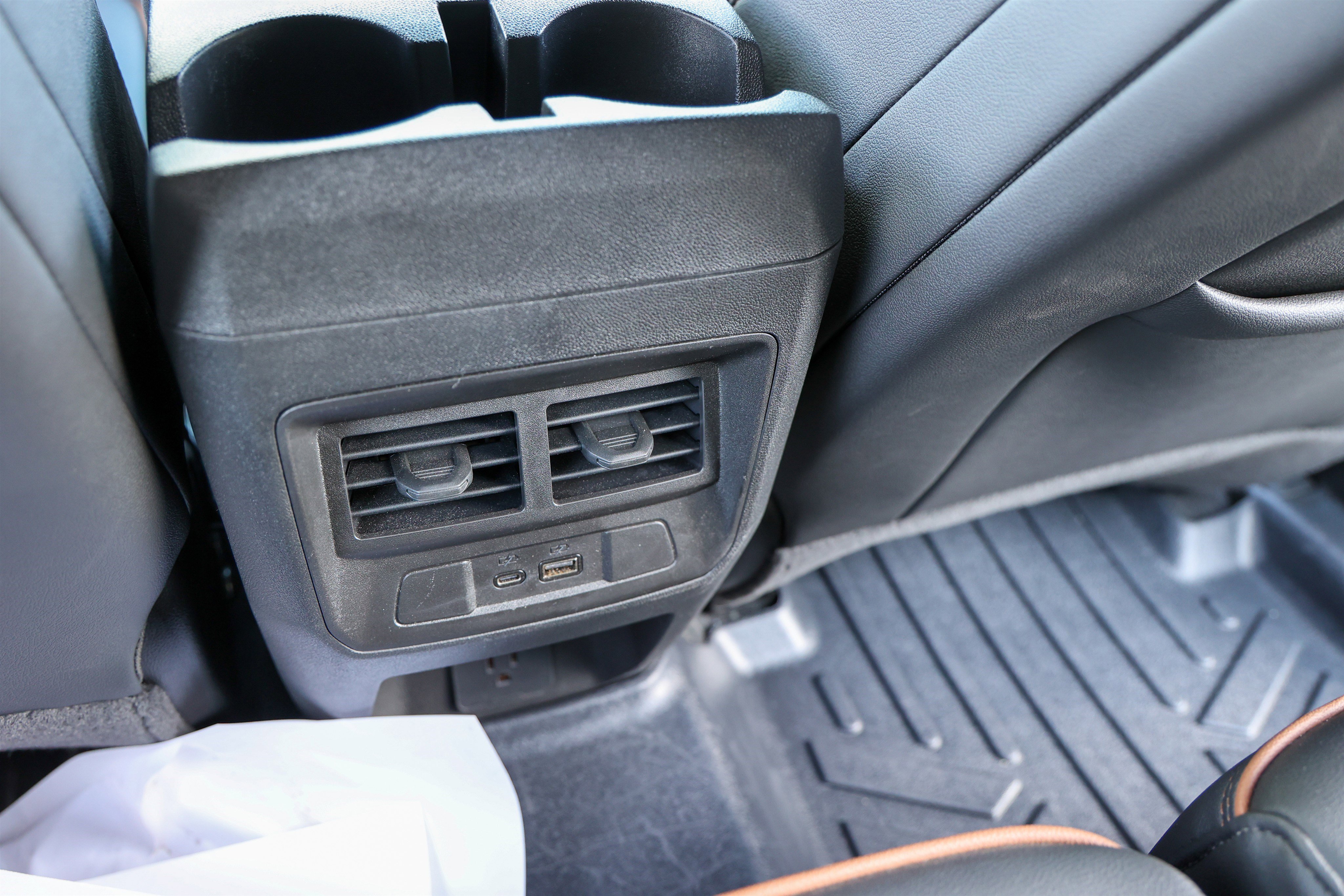 Used 2025 GMC Canyon AT4 w/ AT4 Premium Package image 36