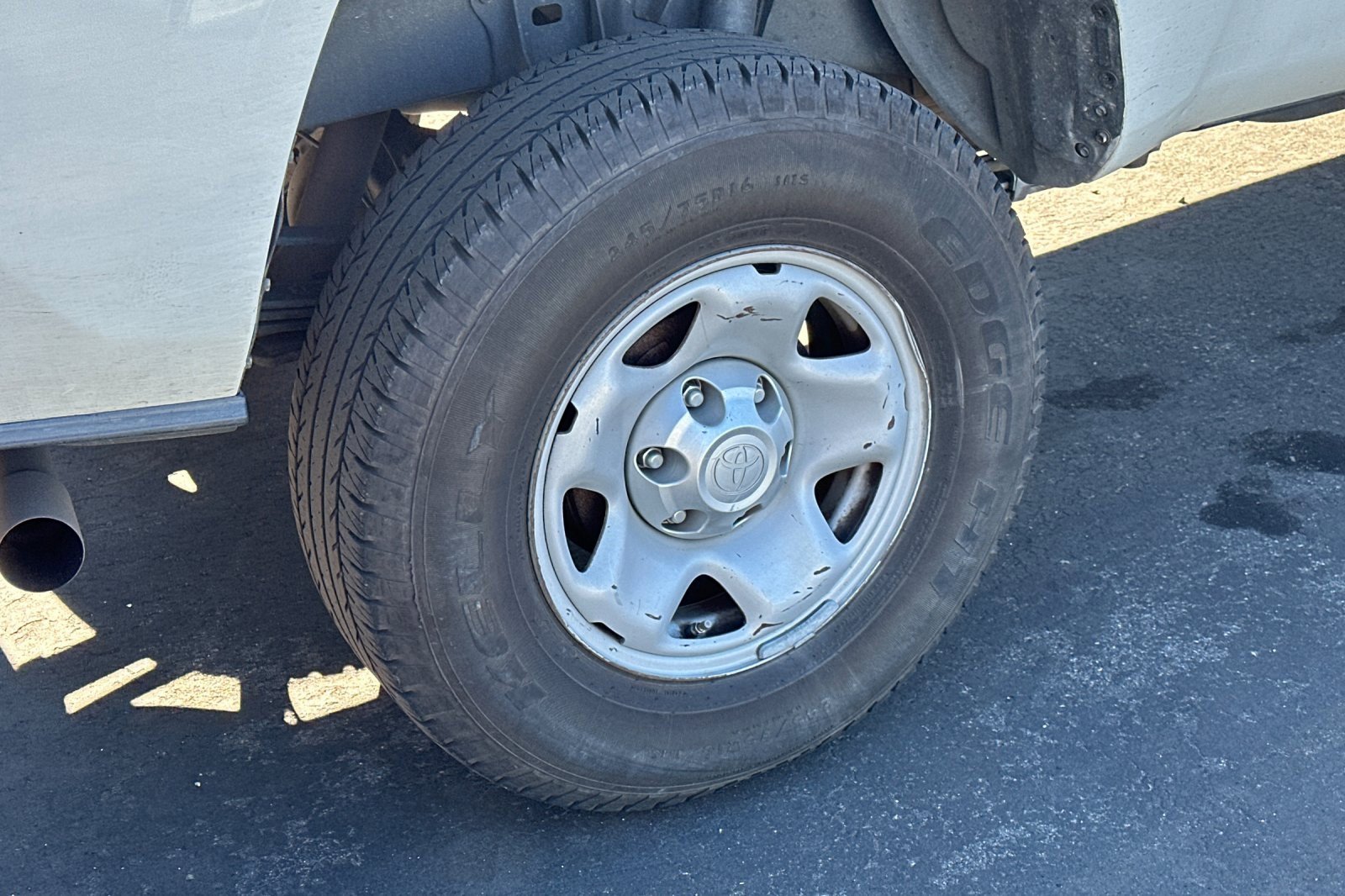 Used 2018 Toyota Tacoma SR image 7