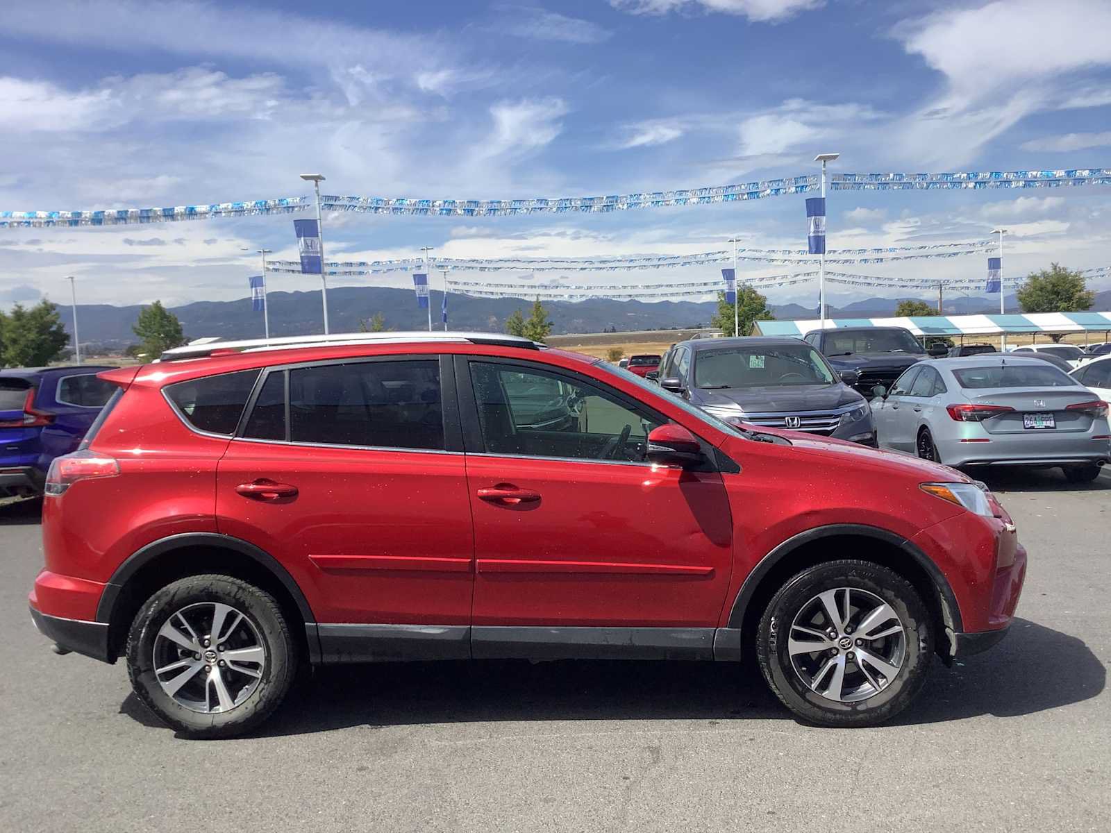 Used 2016 Toyota RAV4 XLE AWD/4WD image 8