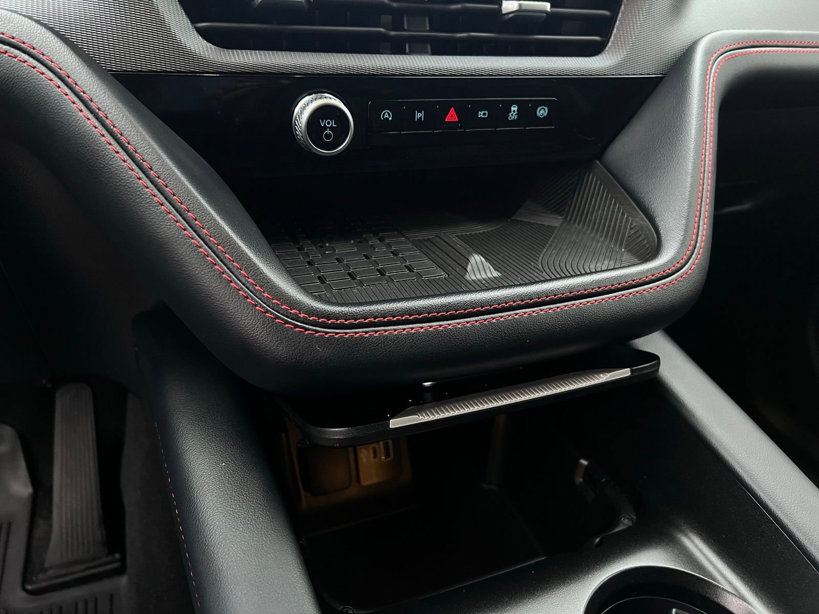 Used 2025 Ford Explorer ST AWD/4WD image 14