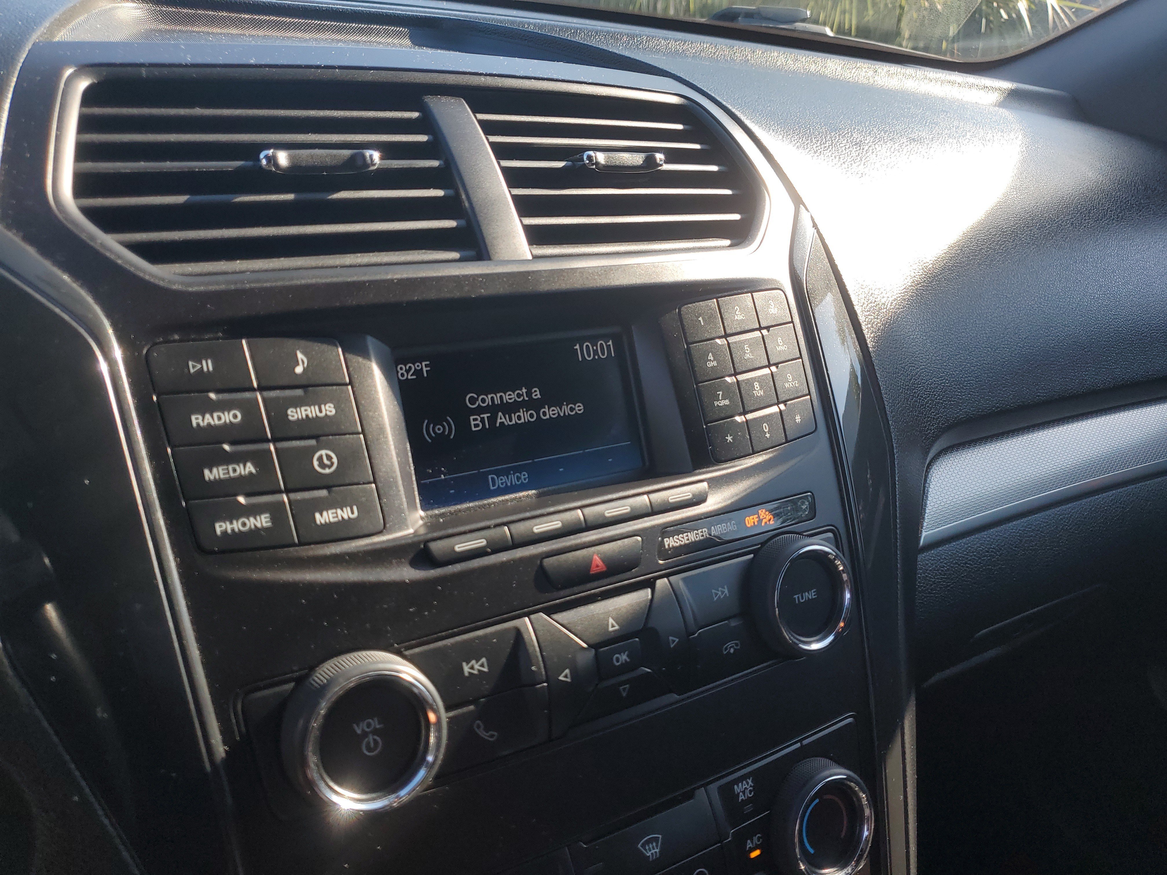 Used 2019 Ford Explorer XLT FWD image 20
