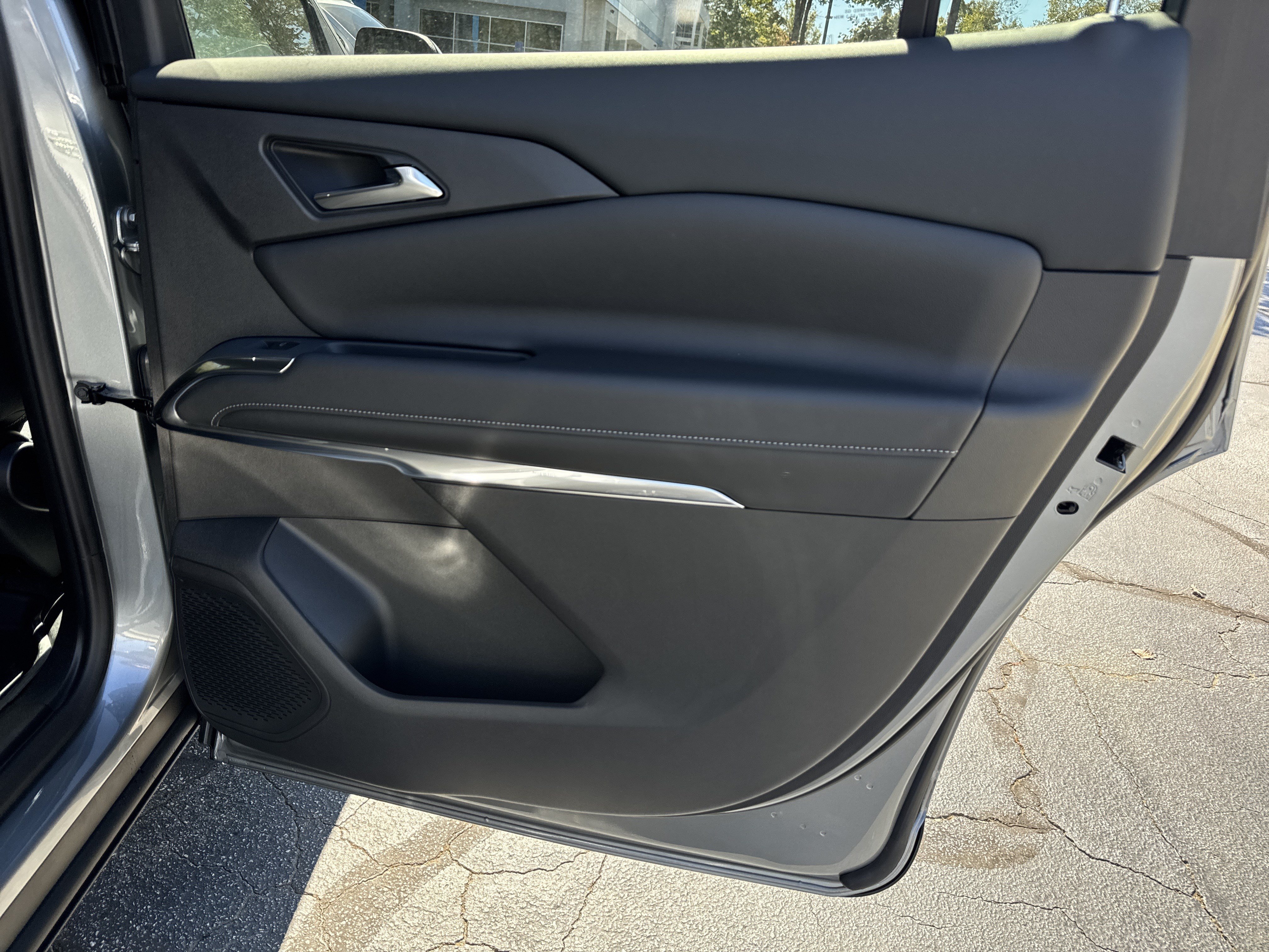 New 2026 Chevrolet Traverse LT w/ Driver Confidence Package FWD image 17