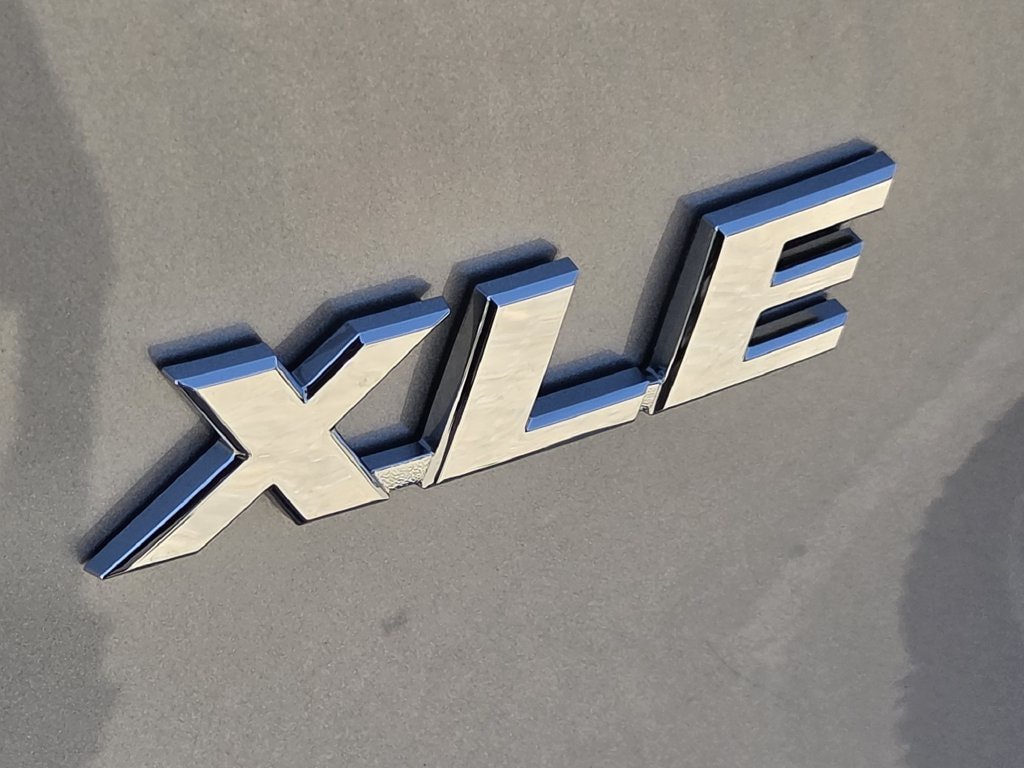 Used 2025 Toyota RAV4 XLE FWD image 11