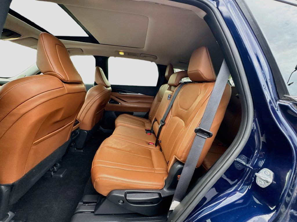 Used 2023 INFINITI QX60 Sensory w/ Cargo Package AWD/4WD image 27