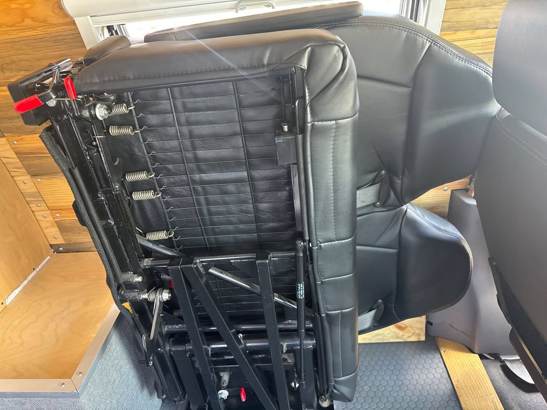 Used 2000 Ford E-350 and Econoline 350 Extended Super Duty RWD image 10