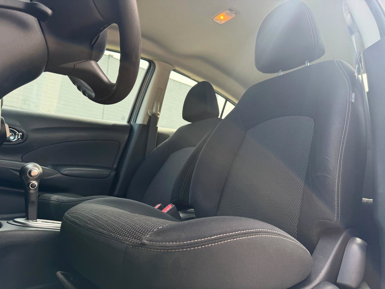 Used 2014 Nissan Versa SV FWD image 11