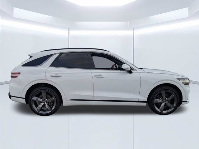 Used 2022 Genesis GV70 3.5T Sport w/ Sport Prestige Package AWD/4WD image 3