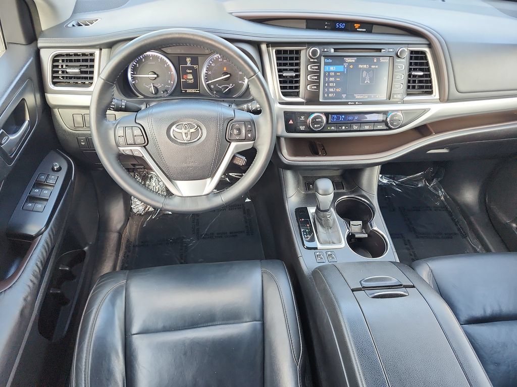 Used 2015 Toyota Highlander XLE FWD image 19